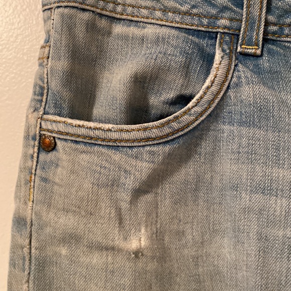 Gently Worn Women’s Size 4 Distressed Banana Republic Denim Jeans - Picture 2 of 15